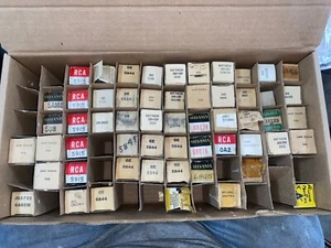 55 Vacuum Tubes Lot 5844 5915 1Z2 6BQ7A 5703 Most are NOS - Zdjęcie 1 z 4