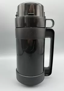 Termo 500 ml negro frasco de vacío con 1 taza - caliente o frío ~ en muy buena condición - Imagen 1 de 11