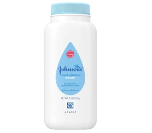 Johnson's Baby Naturally Derived Cornstarch Baby Powder w/Aloe & Vitamin E 1.5oz - Picture 1 of 6