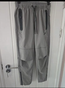 Nike Men's Grey Performancr Cargo Trousers Size Small - Picture 1 of 5
