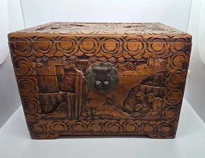 Vintage Carved Chinese Camphor Wood Jewellery Box - Picture 1 of 10