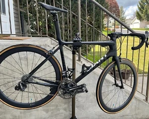 Giant TCR Advanced SL 0 with Campagnolo EPS v3 Electronic Record/Super Record - Picture 1 of 5