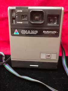 Cámara instantánea vintage coleccionable Kodak Champ Kodamatic controversia histórica - Imagen 1 de 3