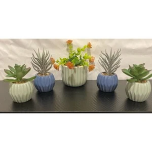 5 Cute Little Artificial plants - Picture 1 of 7