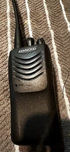 Kenwood TK-290 Two Way Radio - Picture 1 of 3