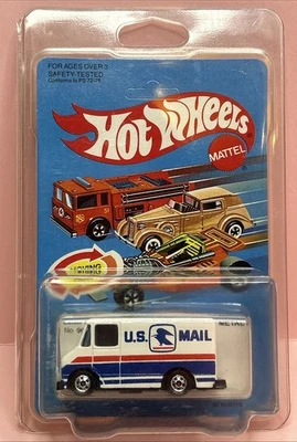 1982 HOT WHEELS Unpunched BLUE CARD LETTER GETTER #9643 WHITE MOC W/PROTECT PAC - Image 1 of 4