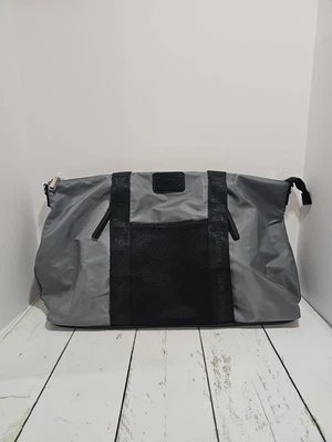 Bolso Steve Madden Weekender Gris Negro Witb Pouch Foto 1 de 4