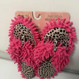Two Left Feet Slippers Womens 7-9 Leopard Pink Slip on Flip Flop Thong Lounge - Picture 1 of 5