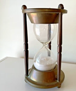 VTG BRASS & GLASS 10" HOURGLASS WHITE SAND TIMER DESKTOP LIBRARY DÉCOR HEAVY - Picture 1 of 10