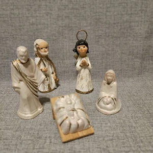 Vintage 5 Pc. Nativity Set Folk Art Handmade Gold & White Ceramic Pottery READ - Picture 1 of 6
