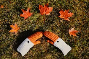 Goose Mittens Crochet Pattern - Custom fit PDF pattern for all sizes! - Picture 1 of 6