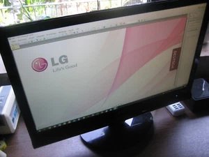 LG Flatron W2363D, 3D Monitor, 120Hz, 2x HDMI, DVI - Bild 1 von 14