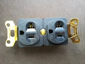 1x HIFI US copper Gold Plated AC Power Receptacles Wall distributor Socket - Picture 1 of 1