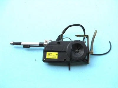 97 98 99 00 01 02 03 04 05 06 ANTENA DE AUDIO RADIO ALIMENTACIÓN JAGUAR XK8 XKR USADA Foto 1 de 4