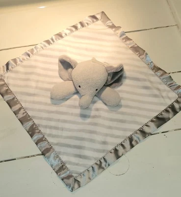 Manta de seguridad para bebé Cloud Island Elephant rayas grises y blancas Lovey satinada Foto 1 de 2