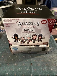 LOT OF 27 ASSASSINS CREED MINIS SERIES 1 WITH DISPLAY BOX BRAND NEW UNOPENED - Picture 1 of 4