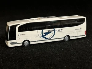 Rietze Mercedes-Benz Omnibusse Travego Zillertalbahn Reisebus B10 - Bild 1 von 13