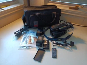 Sony Handycam CCD-TR21 Camcorder Video8 W/ Vtg Bag Chargers Batteries (Tested) - Picture 1 of 1