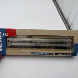 WALTHERS 932-6423 AMTRAK FASE 3 85' BUDD LOUNGE COCHE DE PASAJEROS #3636 EN CAJA - Imagen 1 de 13