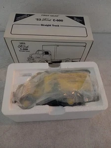 Vintage First Gear 1953 Ford C-600 Straight Truck Mayflower Transit Co. 1/34 NEW - Picture 1 of 9