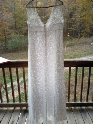 Wedding Dress Long Lace Bridal Gown 38 Bust Silver Flower Chain Accent - Image 1 of 4