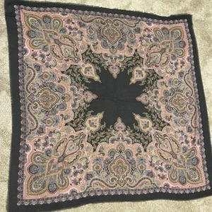 Challis By Berkshire Women's Gorgeous Oversized Gray Pink Paisley Scarf Italy 45 - Picture 1 of 8