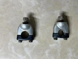 Lot 012-3, 1979 Honda ATC110 Handlebar Clamps - Imagen 1 de 2
