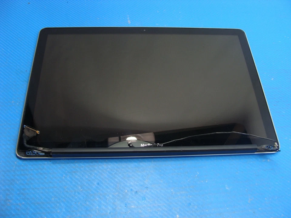 MacBook Pro A1286 15" Early 2010 MC371LL/A Glossy LCD Screen Assembly 661-5483 - Image 1 of 4