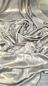 1MT COLOR PLATA CON BRILLO DORADO SATTIN VESTIDO DE LUJO TELA DE BODA 60 W - Imagen 1 de 7