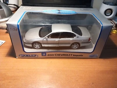Welly Chevrolet Impala 2001, modello scala 1:24, vintage (2271) - Immagine 1 di 2