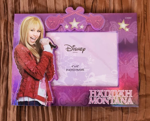 DISNEY Hannah Montana with guitar/microphone 4 X 6 Photo Frame Cover
