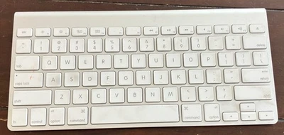 Apple Wireless Magic Keyboard A1314 Bluetooth - Image 1 of 2
