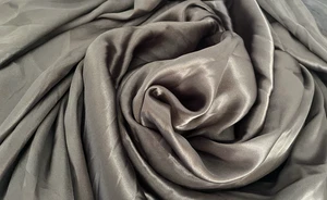 Satin Shantung Faux Seide Dupioni Stoff einfarbig OLIVGRÜN 62" breit / 10 YARD - Bild 1 von 3
