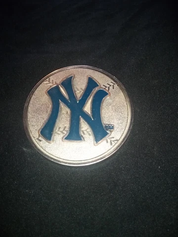 NY Yankees Spin Belt Buckle Cover