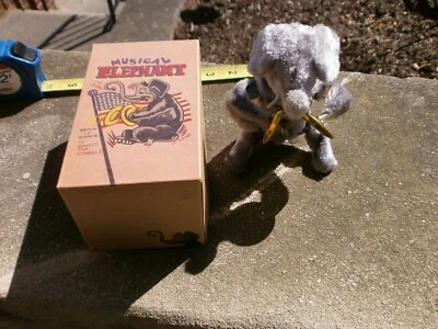MUSICAL ELEPHANT WITH BOX 2002 EAST PRESS TOY CO . - Image 1 of 4