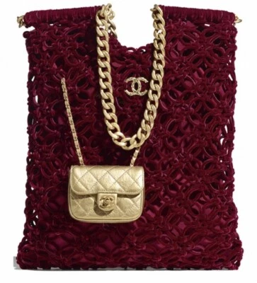BOLSO DE COMPRAS CHANEL METIERS D'ART 2021 TERCIOPELO TRENZADO con MINI BOLSO DORADO METÁLICO Foto 1 de 4