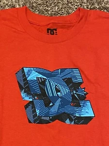 NWT DC Clothing “3D Block” Youth / Kids boy’s Shirt size: Large, $32 - Picture 1 of 3
