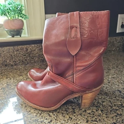 Vtg 70s Red Leather High Wooden Stacked Heels Soft Western Short Boots Sz 9 M - Image 1 of 4