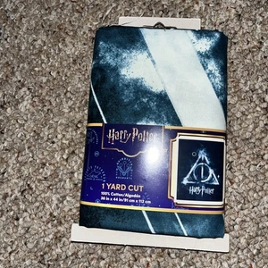 Warner Brother's Harry Potter Quilting Fabric Panel 1 Yard 36 x 44 inches Cotton - Picture 1 of 6