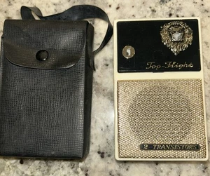 Vintage Fairly Rare, 2 Transistor radio, BOYs RADIO model “TOP. FLIGHT” (1960). - Picture 1 of 9