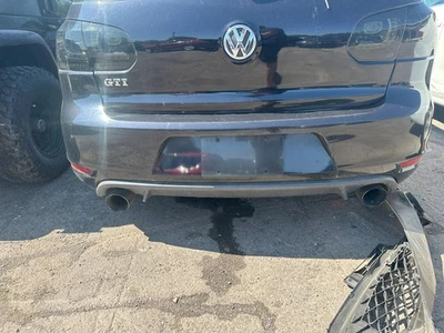 Used Rear Bumper Assembly Rear fits: 2012 Volkswagen Golf gti w/o park assist Re - Изображение 1 из 4