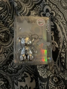 Llavero Brillo Labial Claires Bear Plateado Sabor Malvavisco Nuevo en Paquete - Imagen 1 de 3