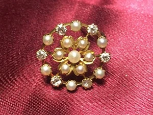 EXQUISITO BROCHE DE ORO CON CIERRE DE DIAMANTES Y PERLAS - Imagen 1 de 5