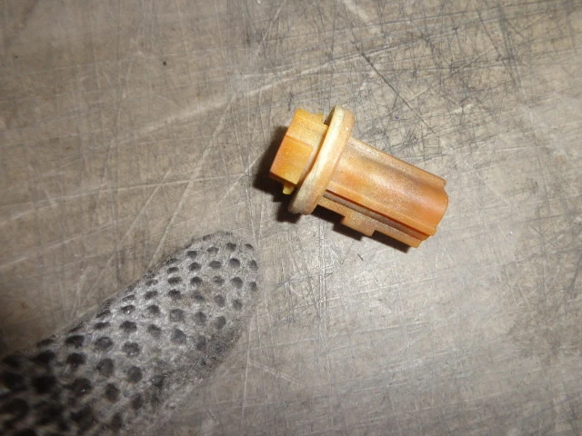 Enchufe de faro pequeño Lincoln Mark VIII 97 98 Foto 1 de 1