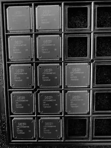 LPC2294HBD144/01 - Picture 1 of 1
