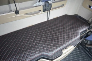TRUCK BED COVER COMPATIBLE WITH MAN TGX FROM 2021+ ECO LEATHER - BLACK/RED - Picture 1 of 3