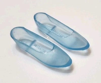 ZAPATOS MUÑECA BARBIE FLATS AZUL CLARO TRANSPARENTE AÑOS 90 HECHOS EN MALASIA ESTILO MODA Foto 1 de 3