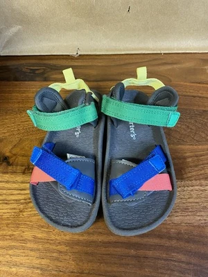 Sandalias de playa coloridas Carters para niños y niñas talla 7 bloques de colores Foto 1 de 4
