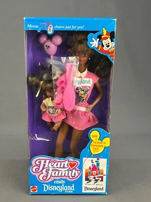 Muñeca Barbie afroamericana Heart Family Visits Disneyland Park mamá y bebé AA Foto 1 de 4