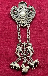 19c viktorianische massive Silber Jagd durchbrochen Chatelaine Brosche mit Anhänger Tiere - Bild 1 von 6
